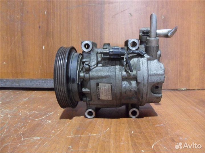 Компрессор кондиционера 926000W701 Nissan Terrano