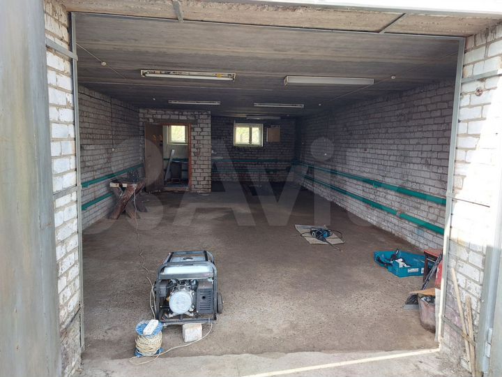 Гараж, > 30 м²