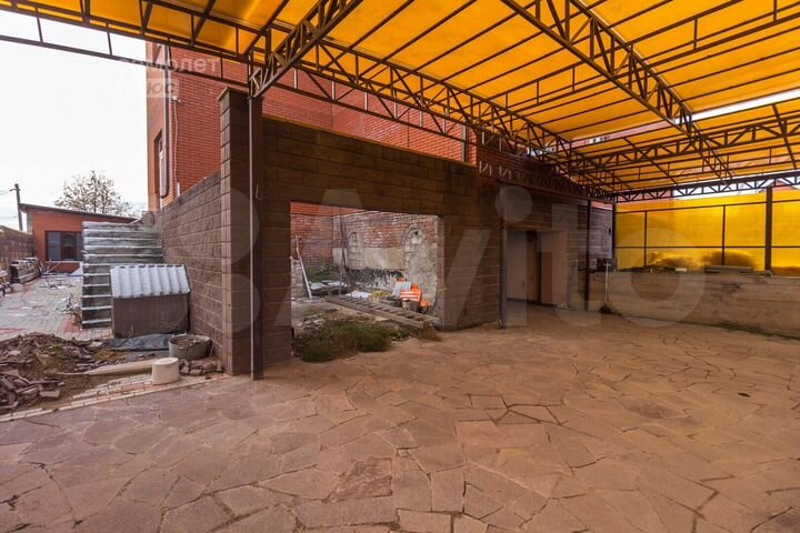 Дом 520 м² на участке 10,2 сот.