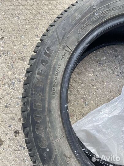 Goodyear UltraGrip Arctic 2 SUV 225/60 R18