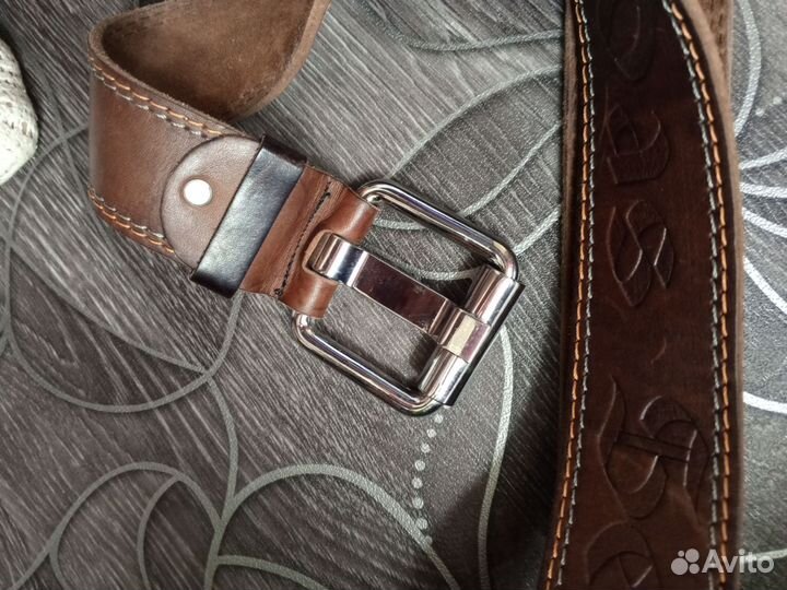 Мужской кожаный ремень коричневый