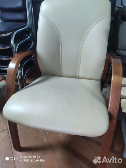 Кресло кожаное