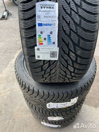 Nokian Tyres Hakkapeliitta R3 SUV 275/40 R21 и 315/35 R21