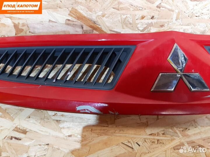 Решетка радиатора верхняя Mitsubishi Colt