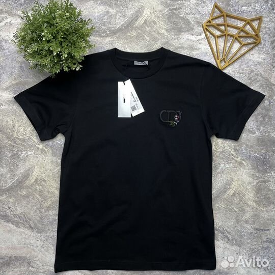 Christian dior футболка 2024