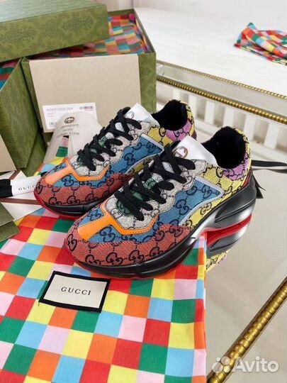 Кроссовки gucci