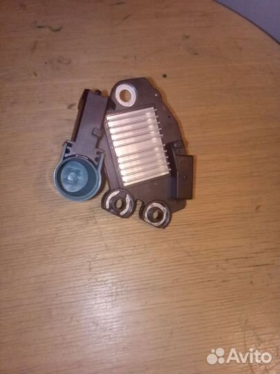 Регулятор напряжения генератора