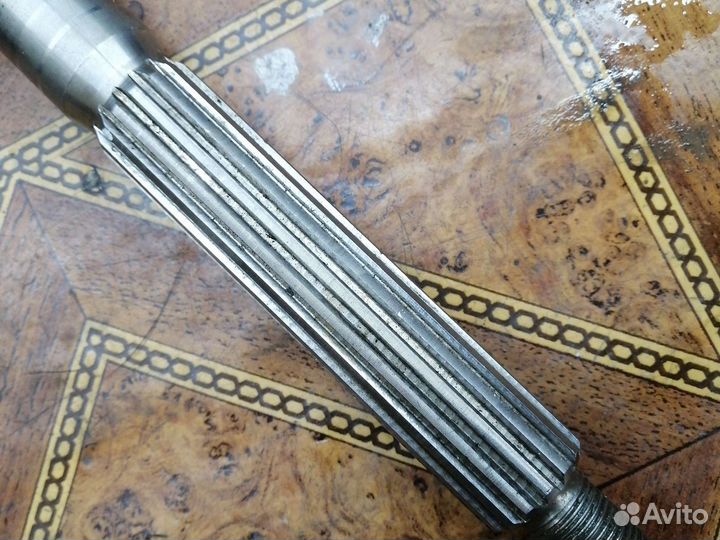 Вал гребнои и вертикальныи ямаха 60.90