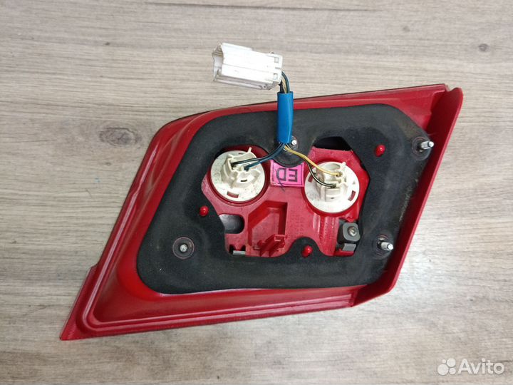 Фонарь задний внутренний левый Chevrolet lacetti