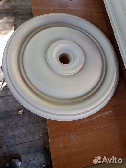 Декоративный элемент из гипса