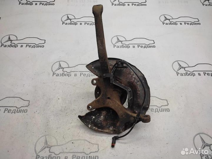 Кулак поворотный передний правый w208 CLK-class