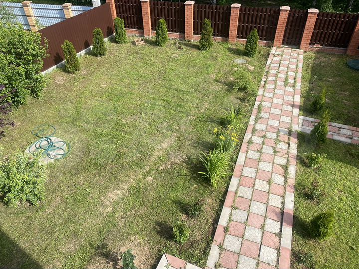 Дом 296,6 м² на участке 9,6 сот.