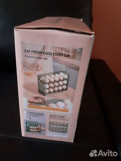 Контейнер для яиц в холодильник