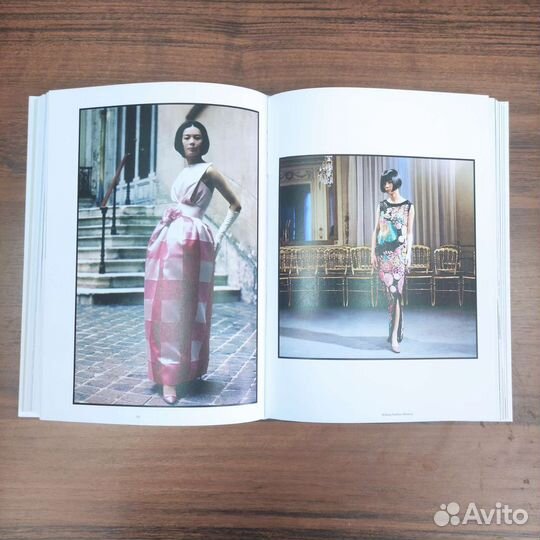 Книга Pierre Cardin: Making Fashion Modern