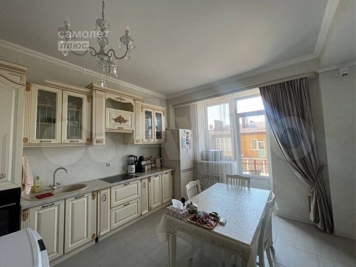 3-к. квартира, 117 м², 6/12 эт.