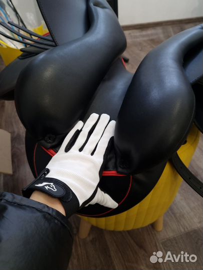 Конкурное седло для лошади