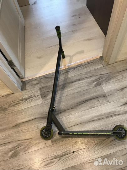 Трюковый самокат Duker 202