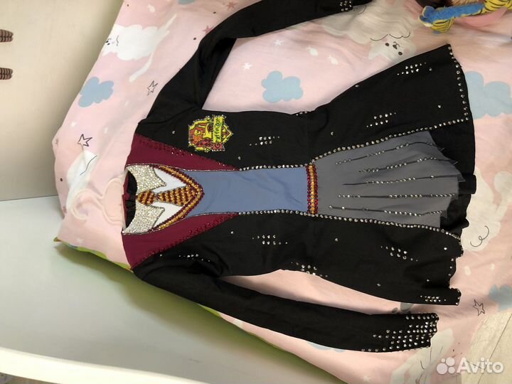 Платье для выступления по фигурному катанию