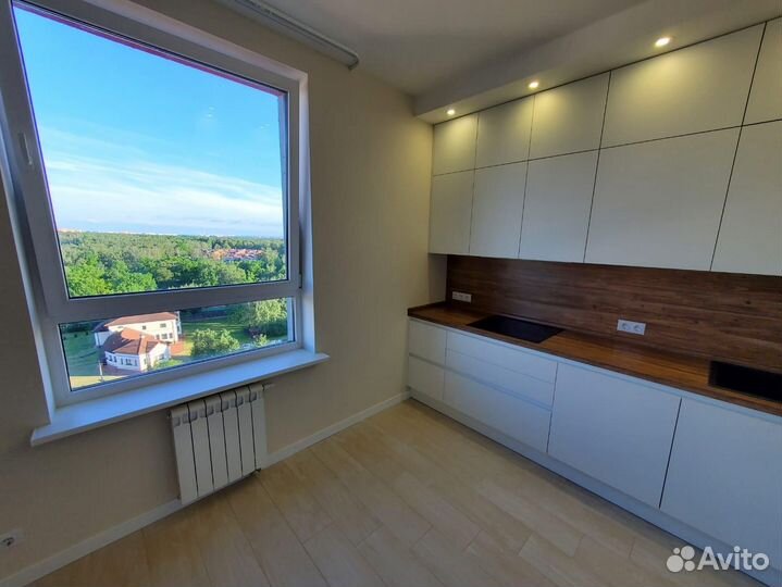 Угловая кухня под потолок на заказ