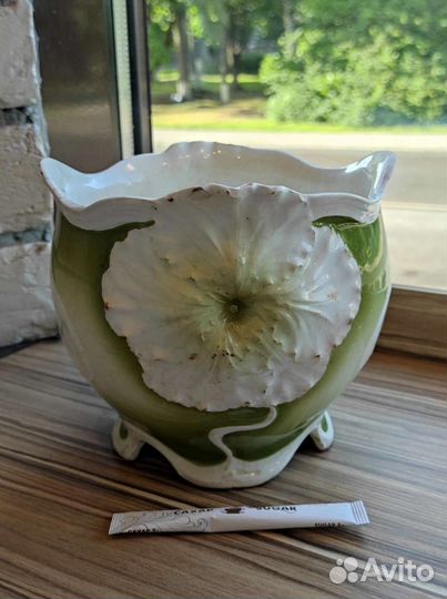 Кашпо под цветы