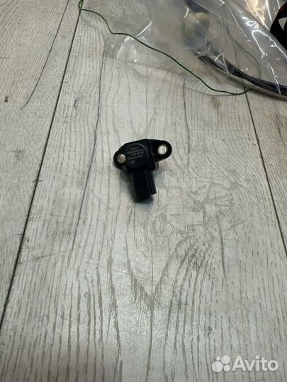 Датчик давления воздуха MB A0061539928