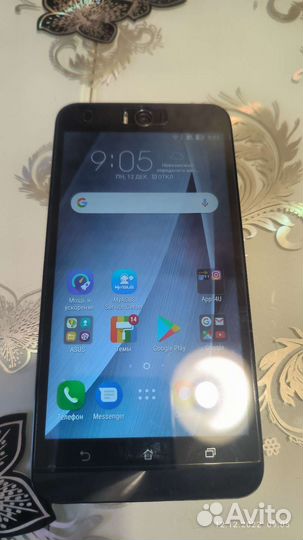 Телефон asus zenfon selfi