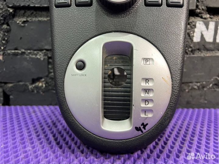 Консоль кпп Nissan X-Trail NT31-106173 MR20DE 2010