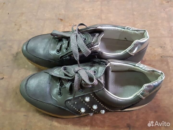 Кроссовки для девочки