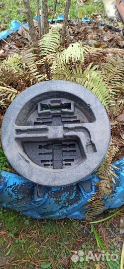 Колпак запасного колеса тойота Авенсис 2