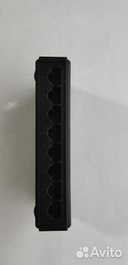 Коммутатор D-link DES-1008A