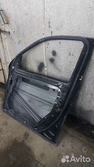 Дверь передняя правая Mersedes Ml166 черная