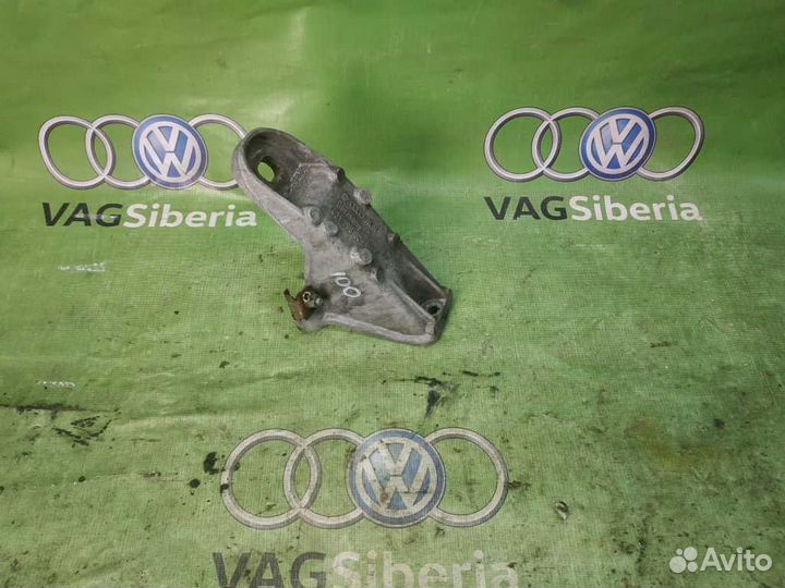 Кронштейн двигателя левый 431199307G audi 100