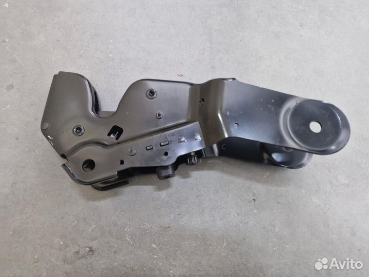 AZ16D444000028 Замок кабины sitrak