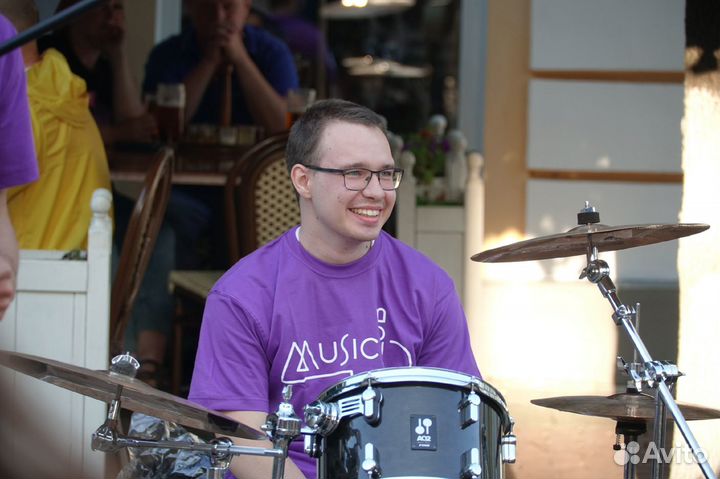 Уроки игры на барабанах Школа Music Club