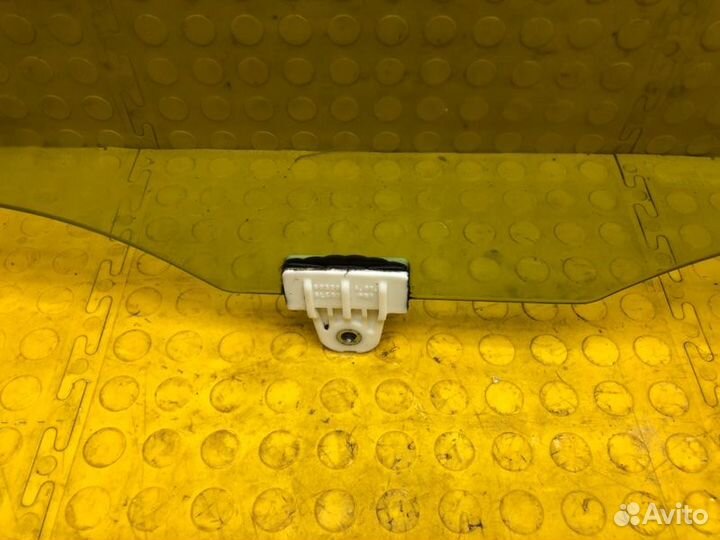 Стекло двери переднее левое Nissan X-Trail T31