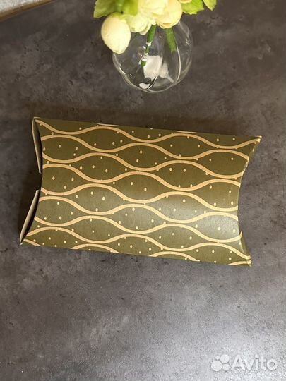 Продам коробку бижутерии