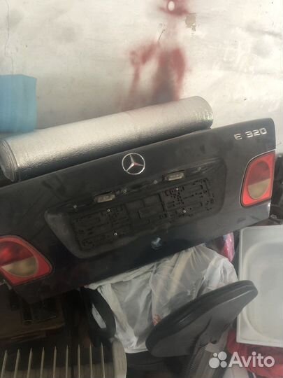 Крышка багажника mercedes 210