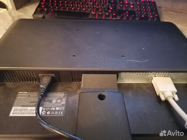 Монитор Philips 22