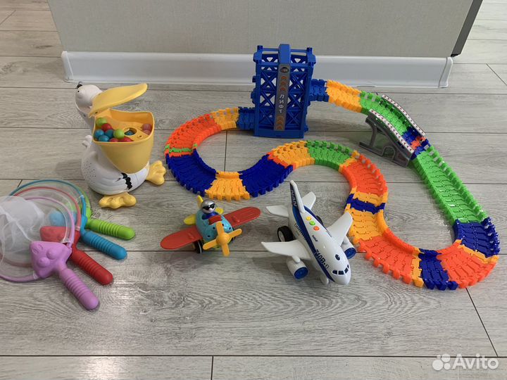 Игрушки дорога, самолет, pelikan