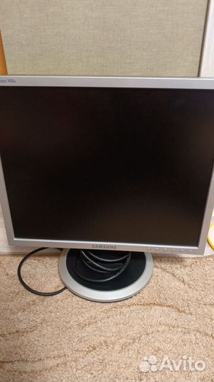 Монитор Samsung