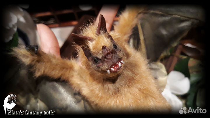 Рыжая летучая мышь вампир подвижная скульптура