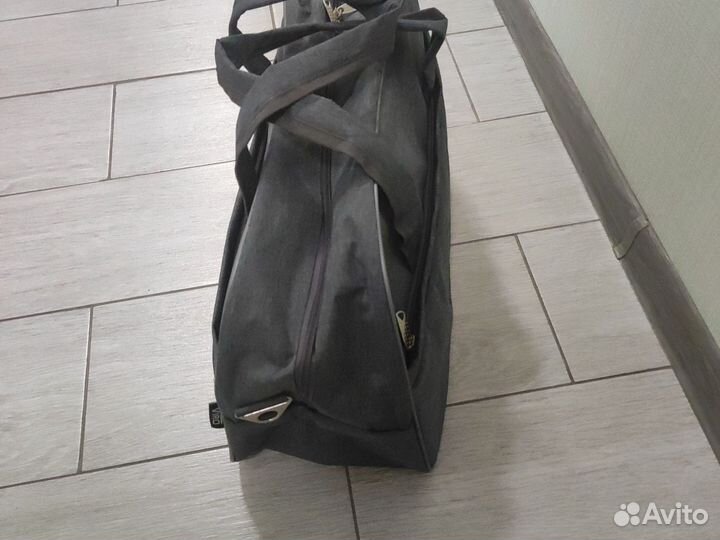 Сумка дорожная с ремнем на плечи