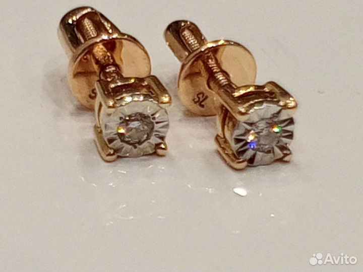 Золотые серьги (пусеты) с бриллиантами