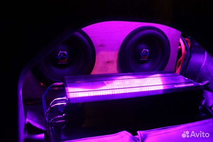 Установка автоакустики