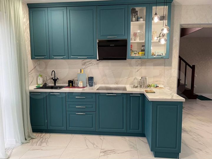 Дом 183 м² на участке 6 сот.