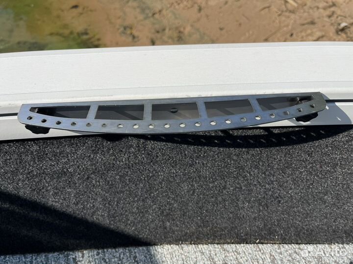 Держатель, площадка для приманок в Т паз. 25 см