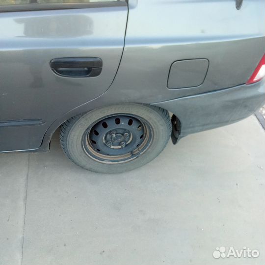 Hyundai Accent 1.3 МТ, 2001, битый, 300 650 км