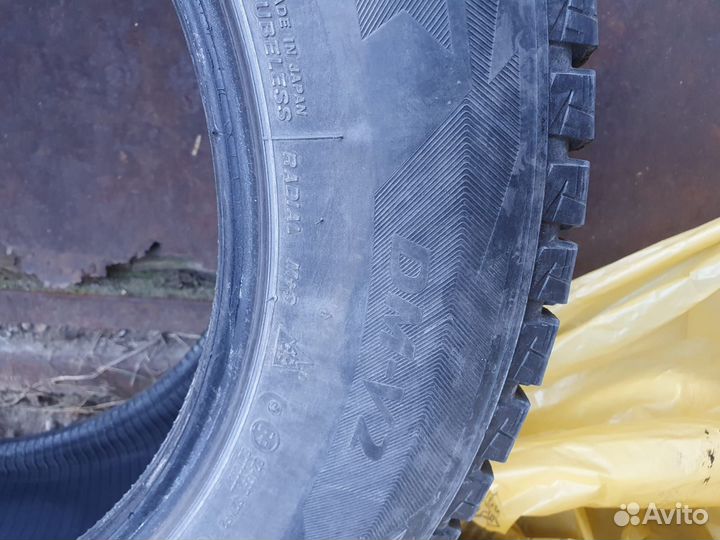 Bridgestone Blizzak DM-V2 225/65 R17
