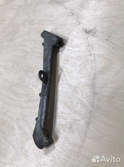 Кронштейн впускного коллектора Octavia A7