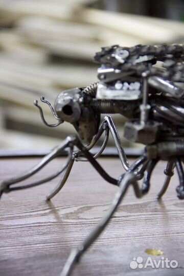 Оса из железа